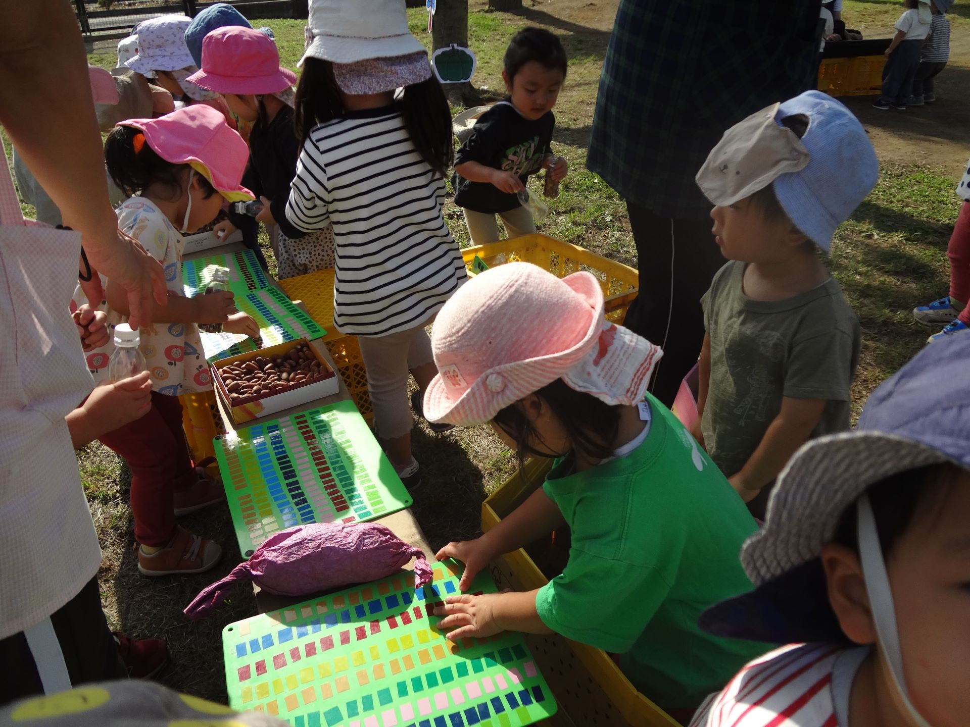 秋のコーナー遊びの画像2枚目